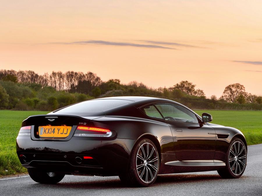  Aston Martin DB9 Carbon Black 2014 года  (UK) (фото 8 из 19)